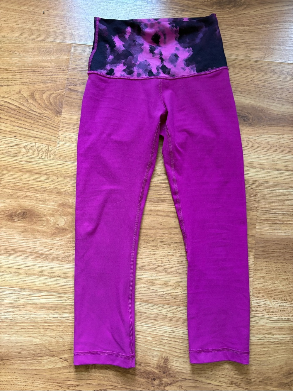 Lululemon Magenta Leggings with Patterned Waistband 4